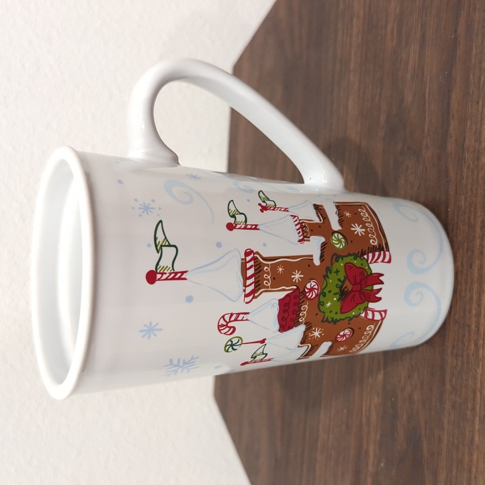 Starbucks Disney Parks Holiday Gingerbread Castle Mug 14 oz